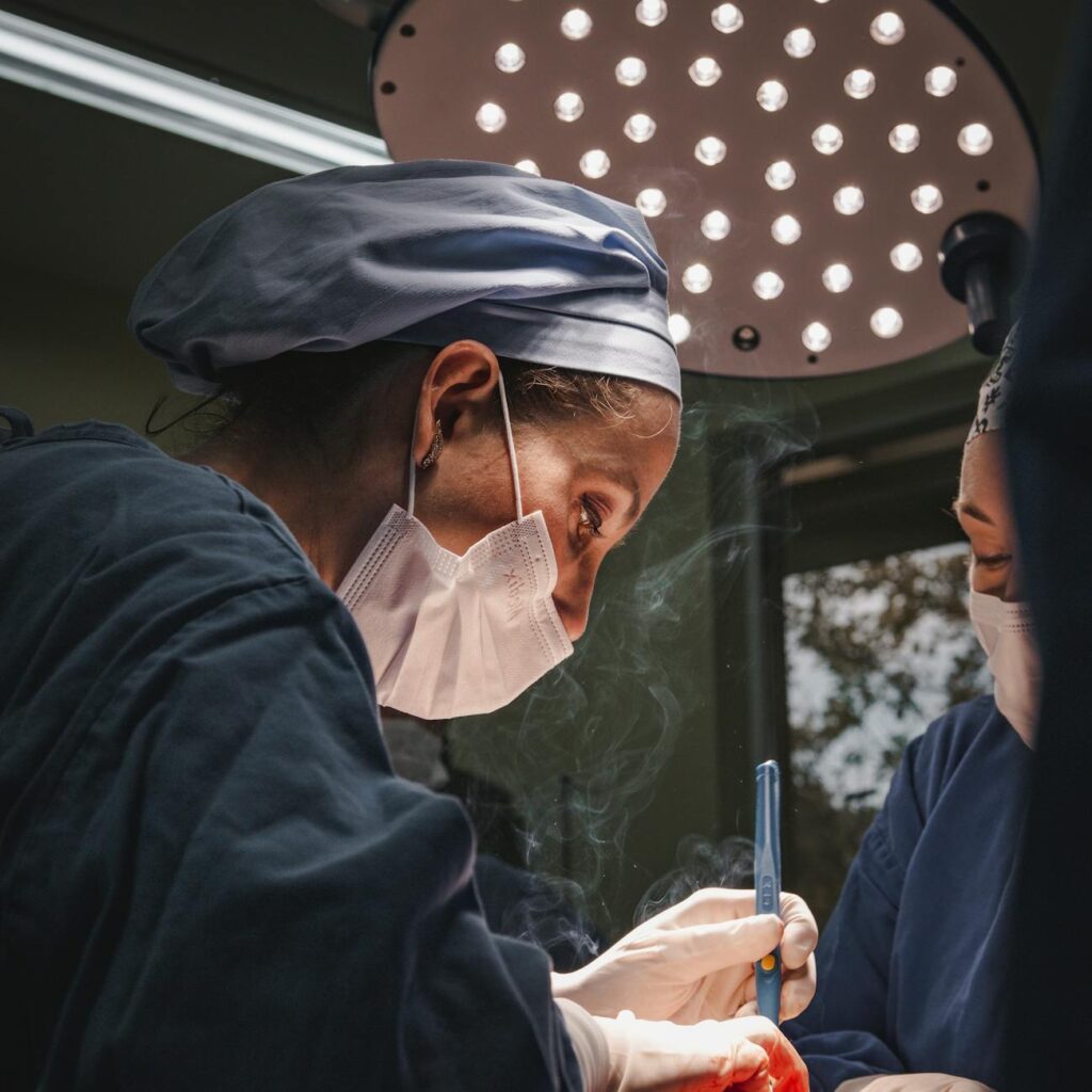 ¿Vale la pena un seguro médico con tarjeta de crédito? 1 pexels photo 25205116 5